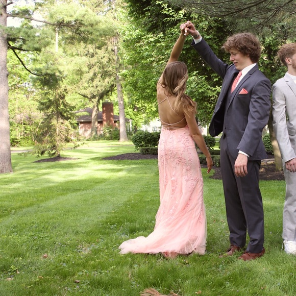 Only worn once! I got so many compliments. - Picture 1 of 4